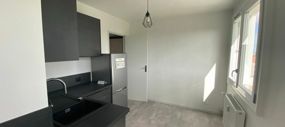 Apartamento de 1 dormitorio en Chateauroux, France No. 228584 2