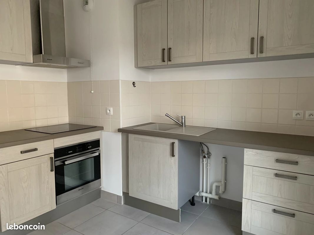 2 bedrooms Apartment in Rouen, France No. 355975