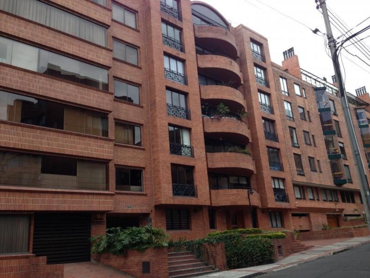 3 bedrooms House in Bogota, Colombia No. 13650