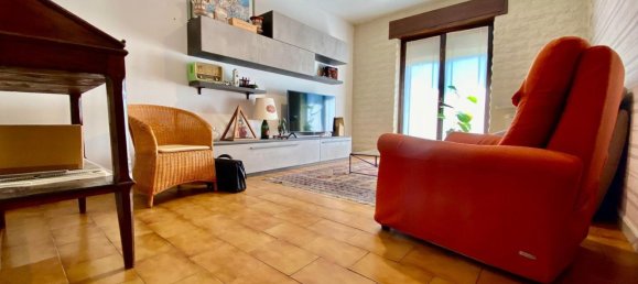 3 rooms Apartment in Casnate con Bernate, Italy No. 258611 11