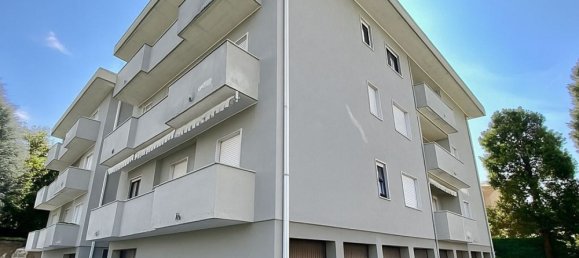 3 rooms Apartment in Casnate con Bernate, Italy No. 258611 3