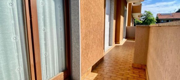 3 rooms Apartment in Casnate con Bernate, Italy No. 258611 32