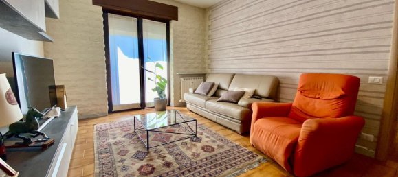 3 rooms Apartment in Casnate con Bernate, Italy No. 258611 9