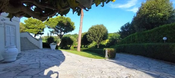 6 bedrooms Villa in Pesaro, Italy No. 329917 3