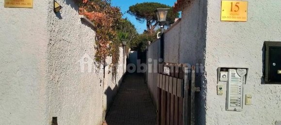 3 bedrooms Apartment in Ardea, Italy No. 331589 9