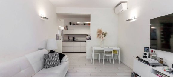 Apartamento de 2 dormitorios en Milan, Italy No. 294456 2