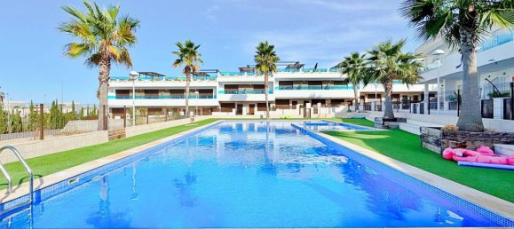 3 bedrooms Townhouse in Torrevieja, Spain No. 210841 2