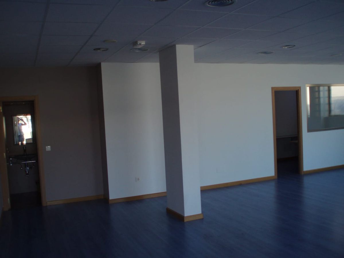 80m² Commercial property in Arroyo de la Encomienda, Spain No. 82664