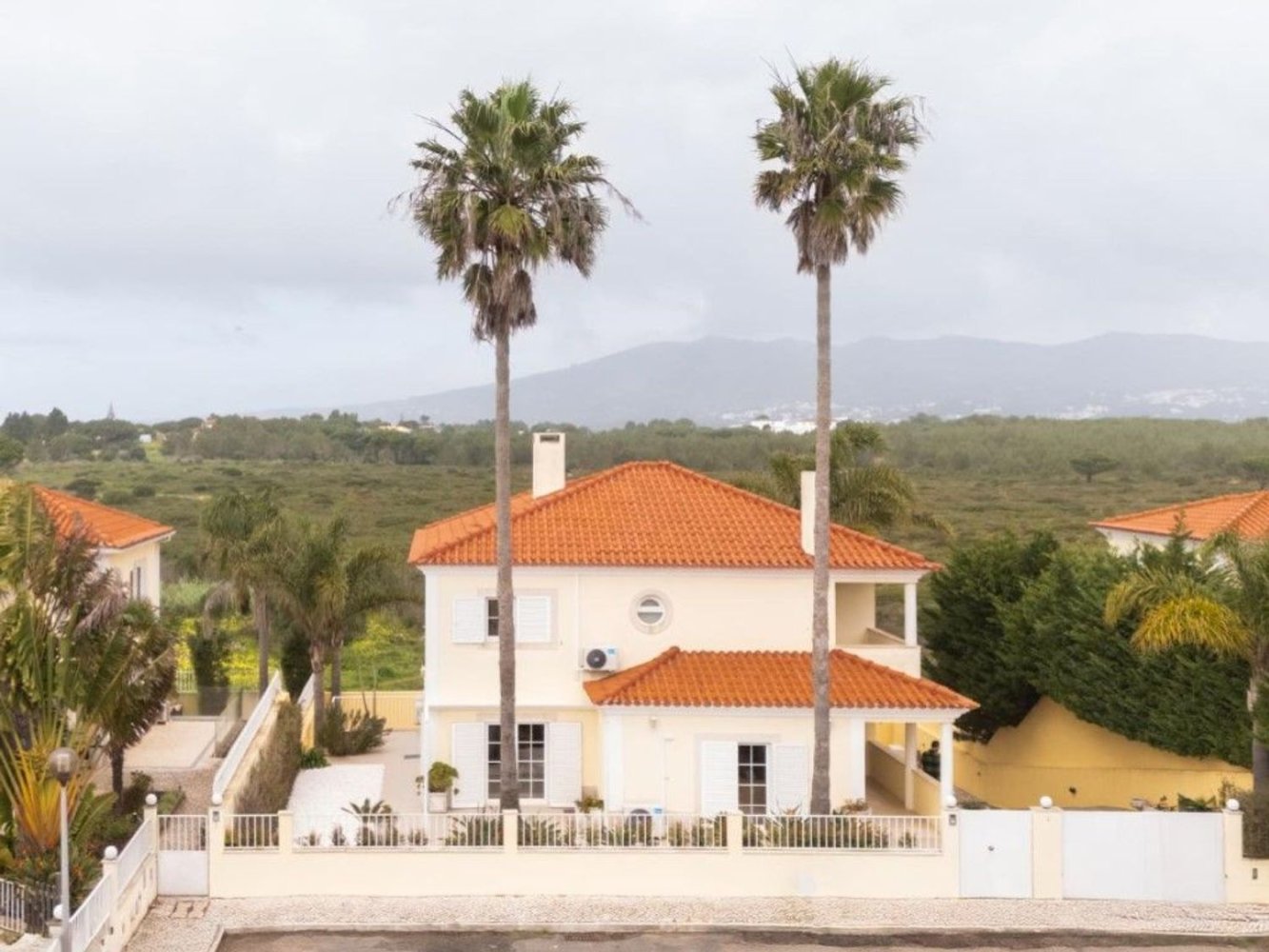 4 غرف نوم منزل في Cascais, Portugal رقم 93640