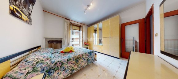 2 rooms Apartment in Turin, Italy No. 70938 4