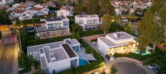 4 bedrooms Villa in Marbella, Spain No. 10114 9