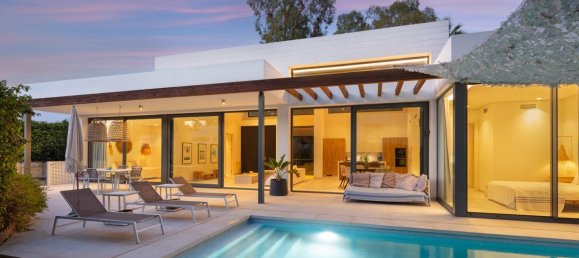 4 bedrooms Villa in Marbella, Spain No. 10114 7