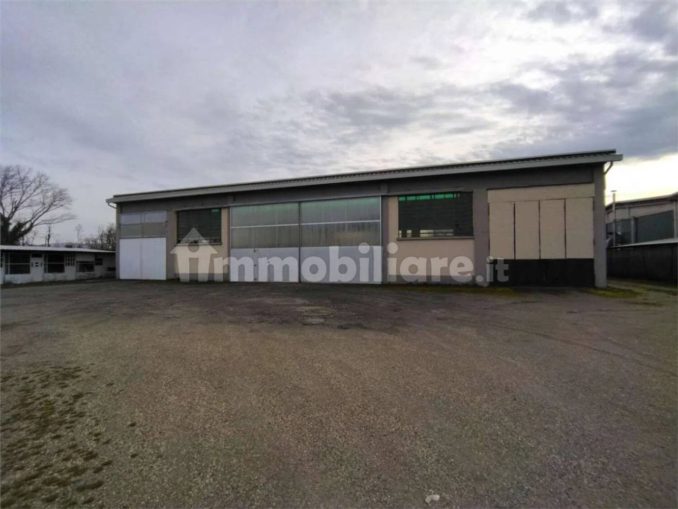 3غرفة مستودع في Tortona, Italy رقم 346358