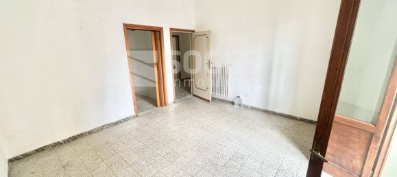 5 rooms Apartment in San Giovanni Valdarno, Italy No. 41347 8
