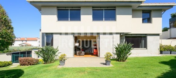 4 bedrooms Villa in Porto, Portugal No. 127767 2