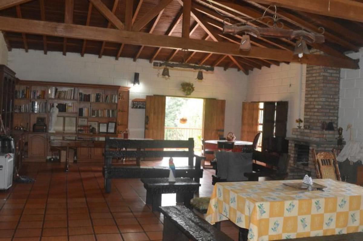 4 bedrooms House in Antioquia, Colombia No. 7705