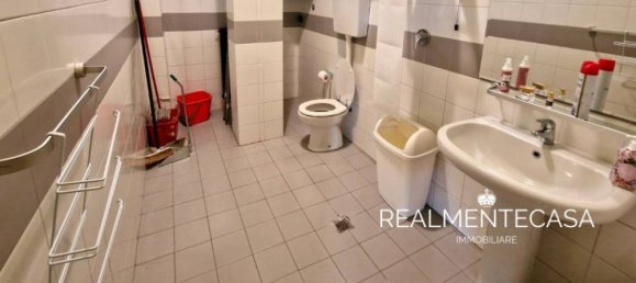 Propiedad comercial de 2 habitaciónes en Abbiategrasso, Italy No. 66297 14