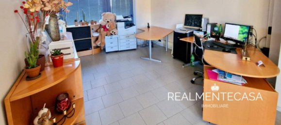 Propiedad comercial de 2 habitaciónes en Abbiategrasso, Italy No. 66297 7