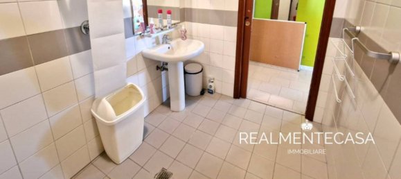 Propiedad comercial de 2 habitaciónes en Abbiategrasso, Italy No. 66297 13