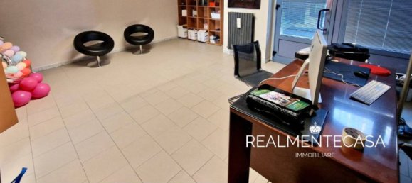 Propiedad comercial de 2 habitaciónes en Abbiategrasso, Italy No. 66297 11