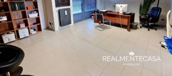 Propiedad comercial de 2 habitaciónes en Abbiategrasso, Italy No. 66297 8