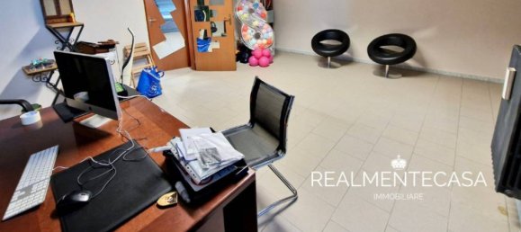 Propiedad comercial de 2 habitaciónes en Abbiategrasso, Italy No. 66297 10
