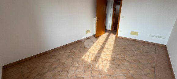 5-Zimmer Büro in Massa Lombarda, Italy, Nr. 22045 39