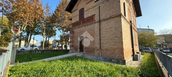 5-Zimmer Büro in Massa Lombarda, Italy, Nr. 22045 4