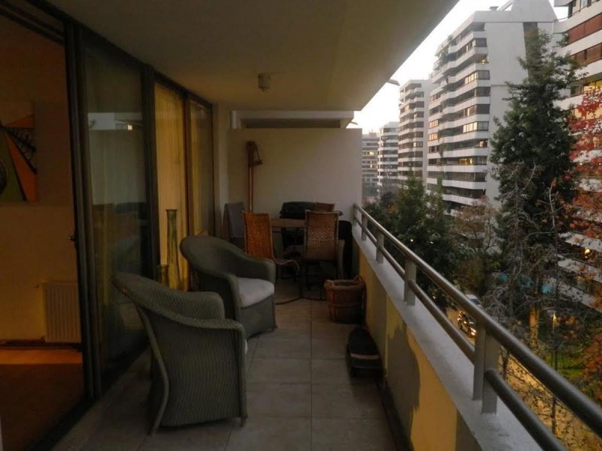 Apartamento de 4 dormitorios en Santiago, Chile No. 5571