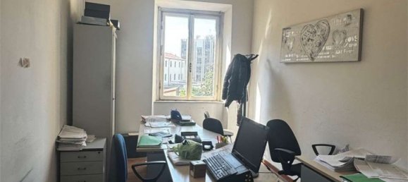 7-salle Appartement à Livorno, Italy No. 103465 2