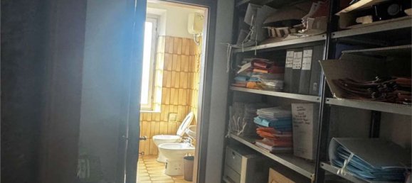 7-salle Appartement à Livorno, Italy No. 103465 21