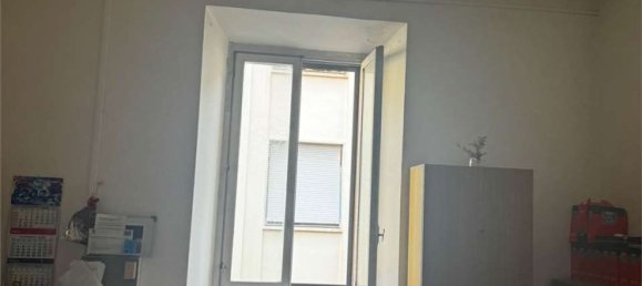 7-salle Appartement à Livorno, Italy No. 103465 12