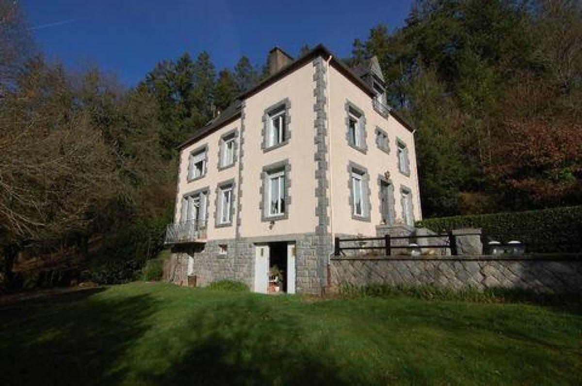 5 bedrooms House in Carhaix-Plouguer, France No. 32459