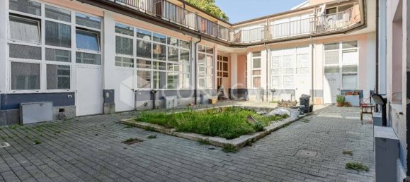 1 chambre Appartement à Milan, Italy No. 381123 17