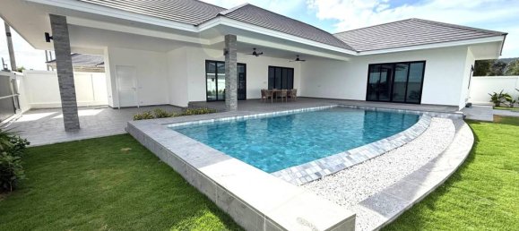 Villa de 3 dormitorios en Hua Hin, Thailand No. 61609 10