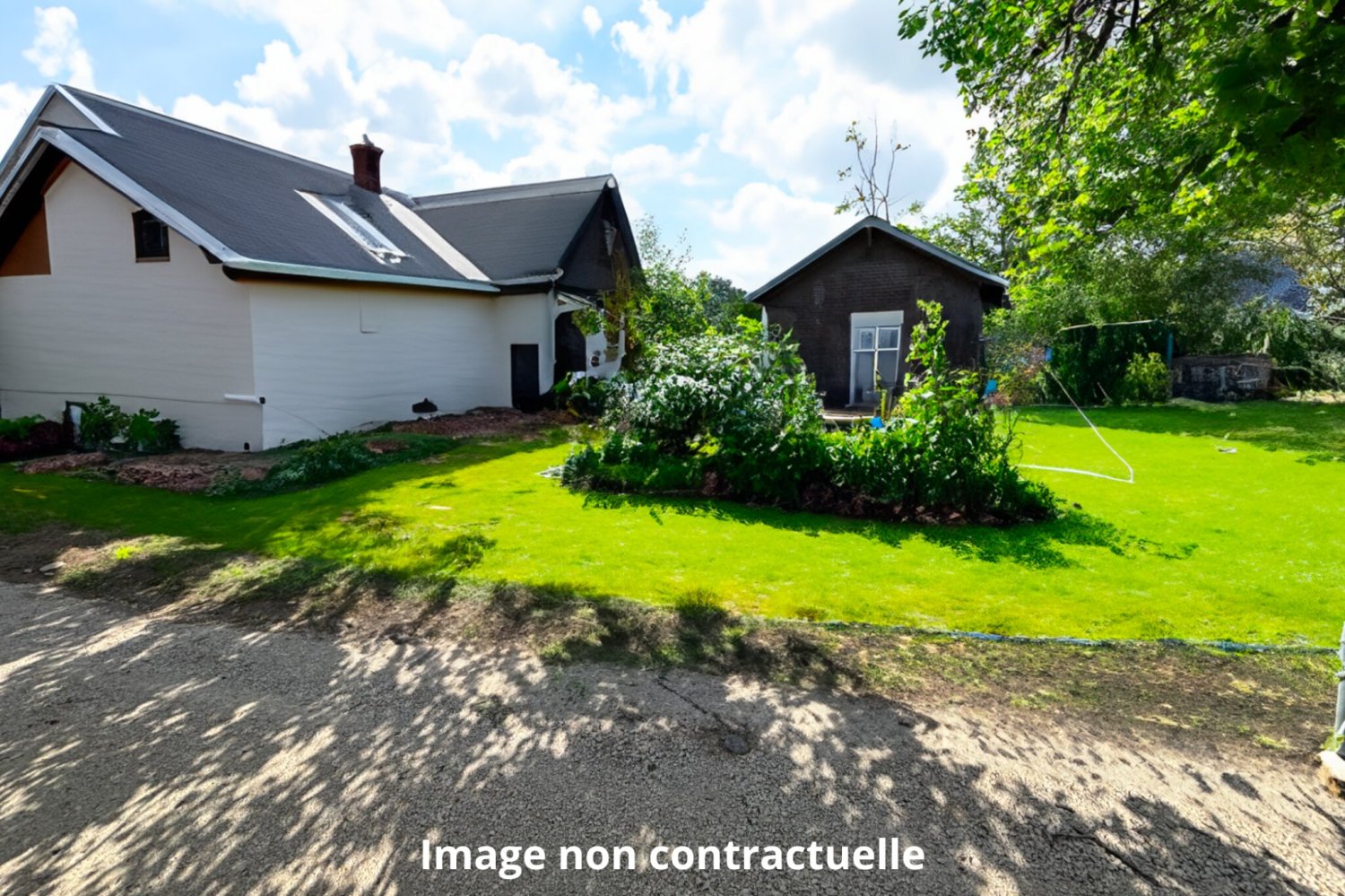  قطعة أرض في Troyes, France رقم 233167