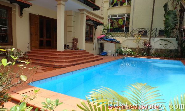 Вилла с 4 спальнями в Тэйхо, Вьетнам № 1737