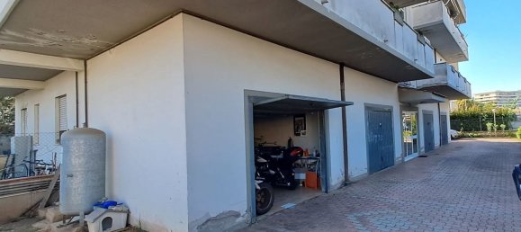 6 rooms Apartment in Aprilia, Italy No. 181045 2