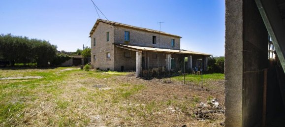 4 bedrooms House in Alba Adriatica, Italy No. 315497 2