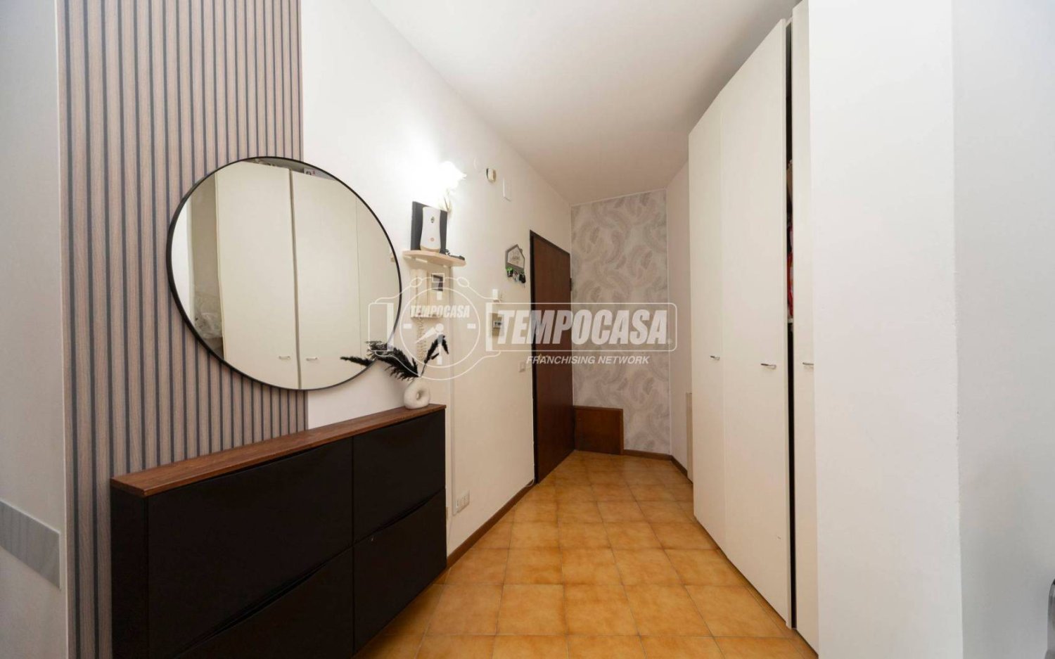 3 rooms Apartment in Perugia, Italy No. 258928