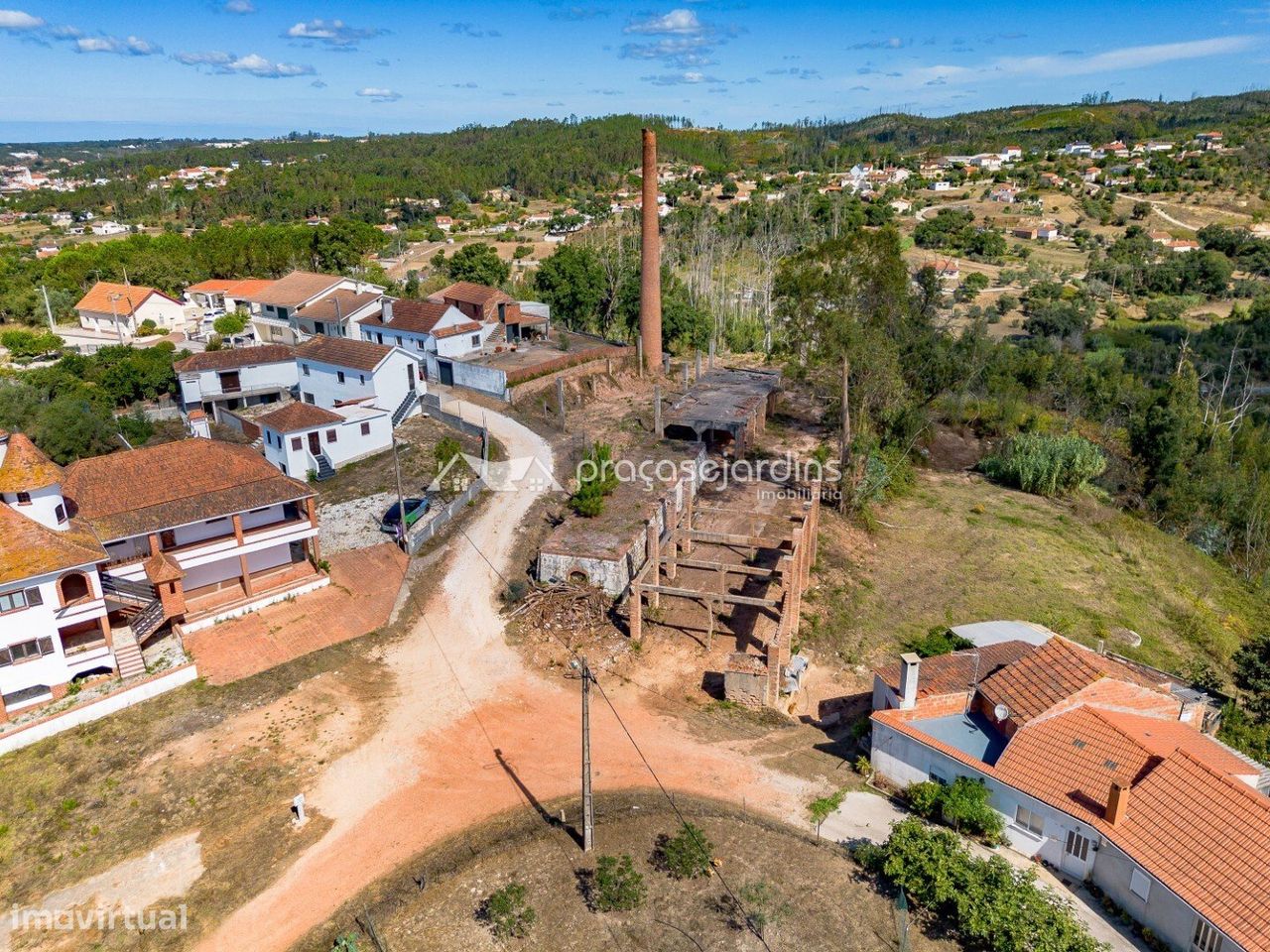 1800m² Commercial property in Leiria, Portugal No. 339977