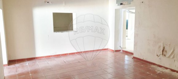 227m² Commercial property in Viana do Alentejo, Portugal No. 65892 12