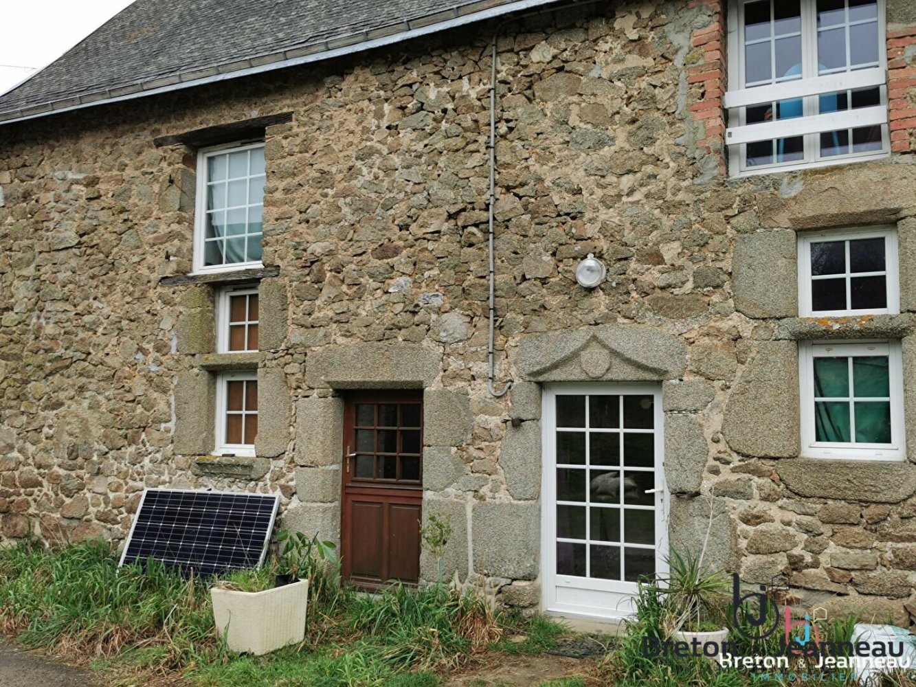 4 bedrooms House in Mayenne, France No. 357658
