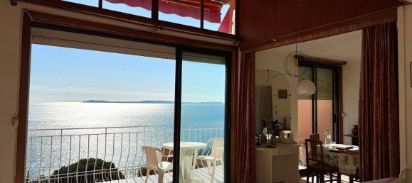 4 bedrooms Villa in Rayol-Canadel-sur-Mer, France No. 99974 9