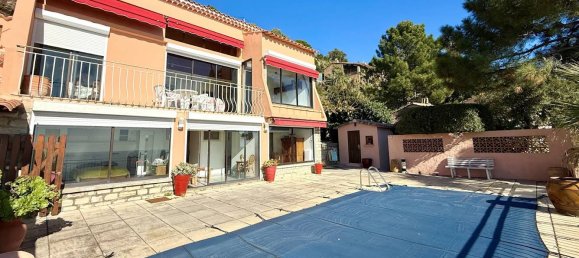 4 bedrooms Villa in Rayol-Canadel-sur-Mer, France No. 99974 5