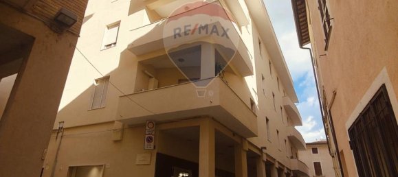 Apartamento de 4 habitaciónes en Foligno, Italy No. 127124 2