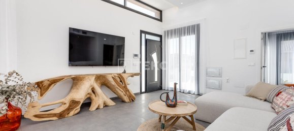 Villa de 4 dormitorios en Torrevieja, Spain No. 129300 24