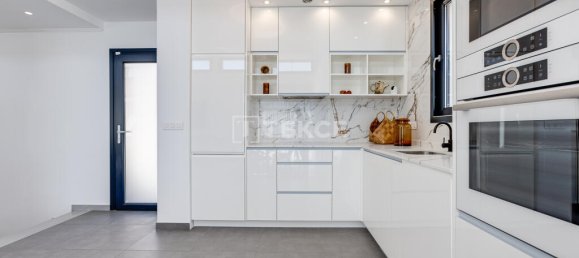 Villa de 4 dormitorios en Torrevieja, Spain No. 129300 22