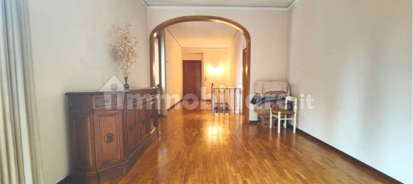 Apartamento T5 em Lucca, Italy N.º 358710 30