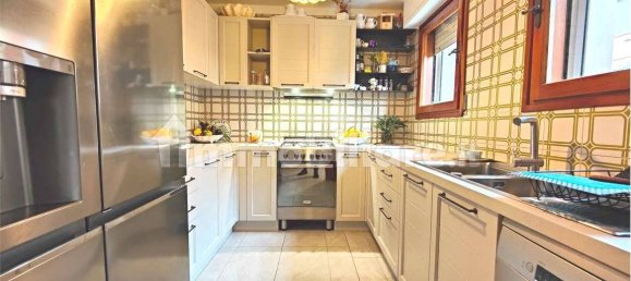 Apartamento T5 em Lucca, Italy N.º 358710 9